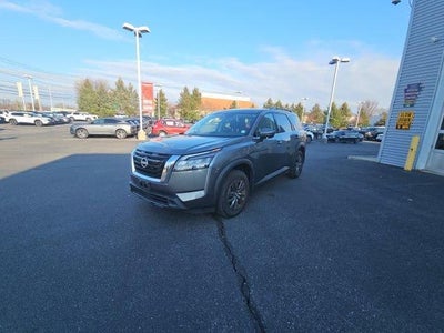 2024 Nissan Pathfinder SV