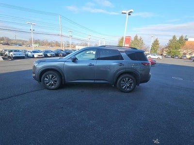 2024 Nissan Pathfinder SV
