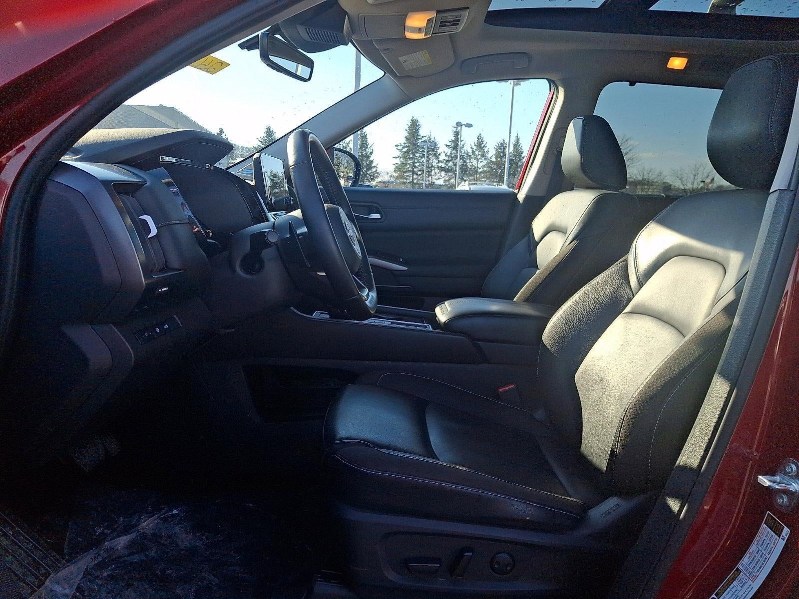 2024 Nissan Pathfinder SL