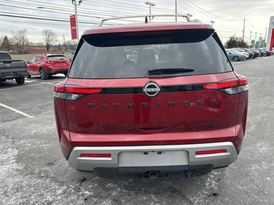 2024 Nissan Pathfinder SL