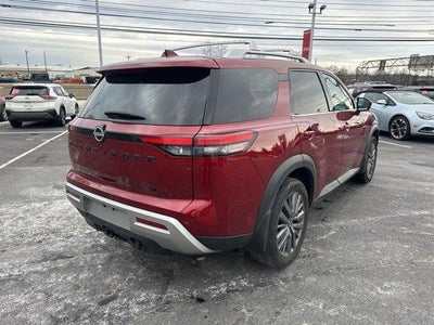 2024 Nissan Pathfinder SL