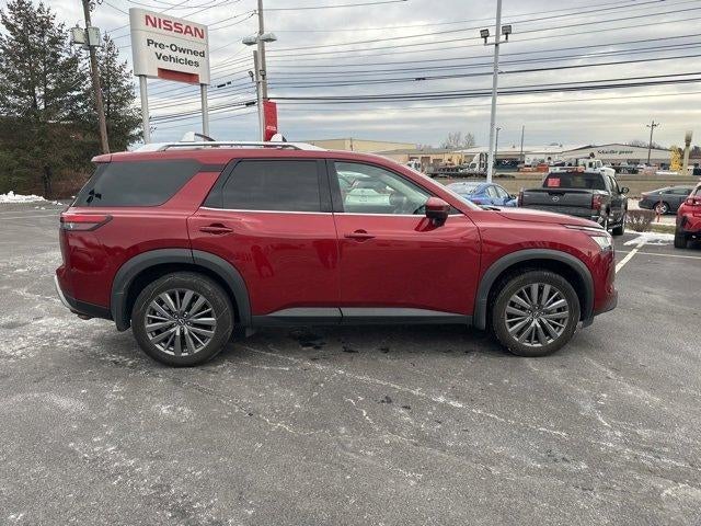 2024 Nissan Pathfinder SL