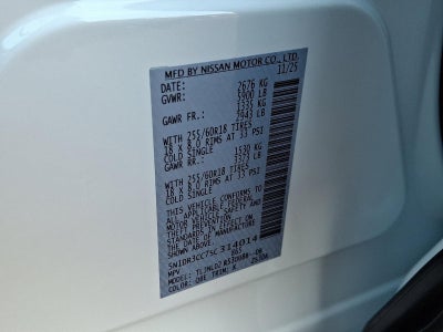 2025 Nissan Pathfinder SL