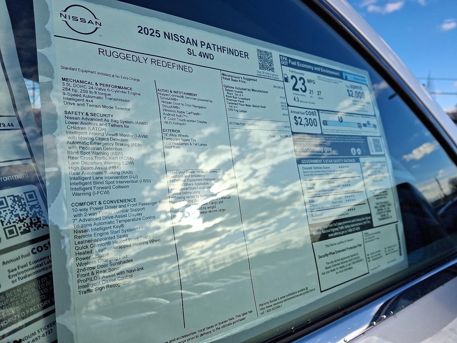 2025 Nissan Pathfinder SL