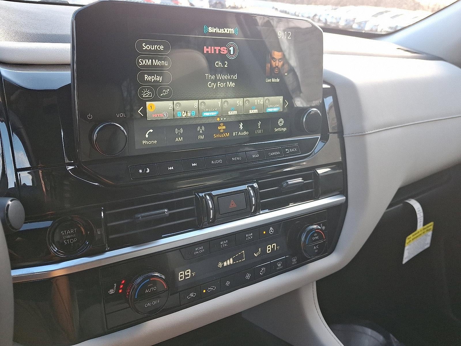 2025 Nissan Pathfinder SL