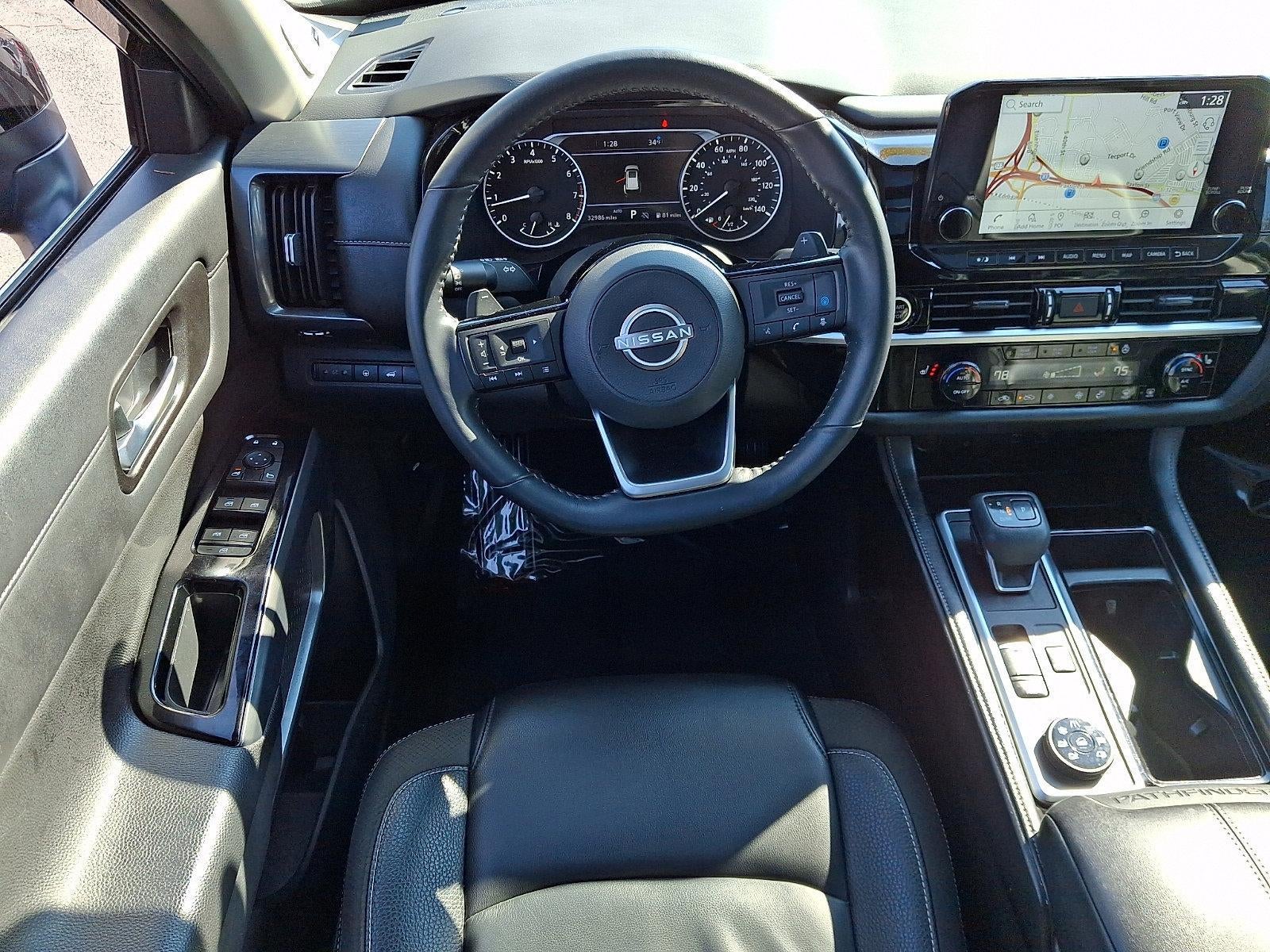 2023 Nissan Pathfinder SL