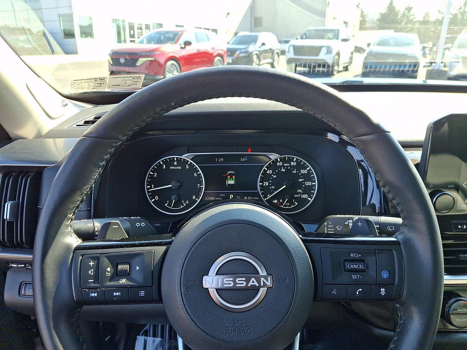 2023 Nissan Pathfinder SL