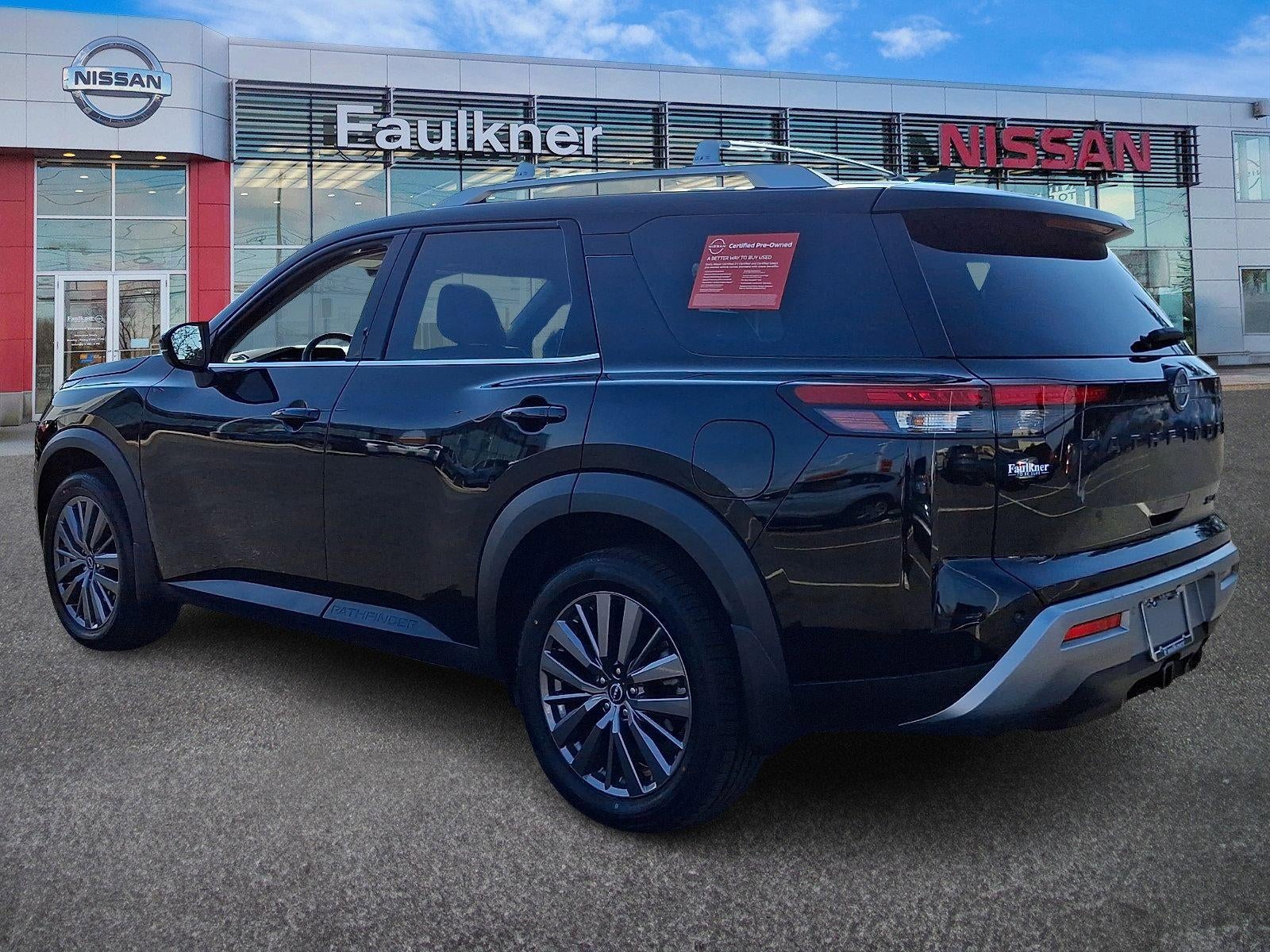 2023 Nissan Pathfinder SL