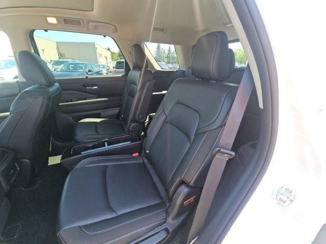 2024 Nissan Pathfinder SL 4WD