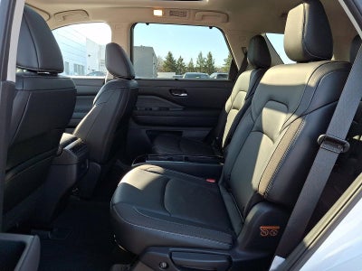 2023 Nissan Pathfinder SL 4WD