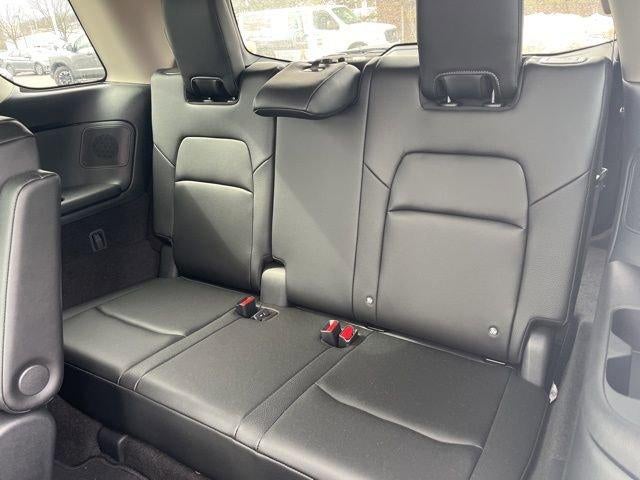 2023 Nissan Pathfinder SL 4WD