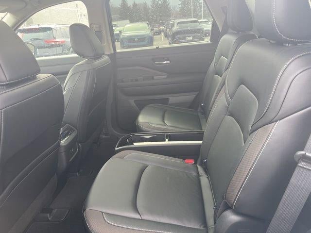 2023 Nissan Pathfinder SL 4WD