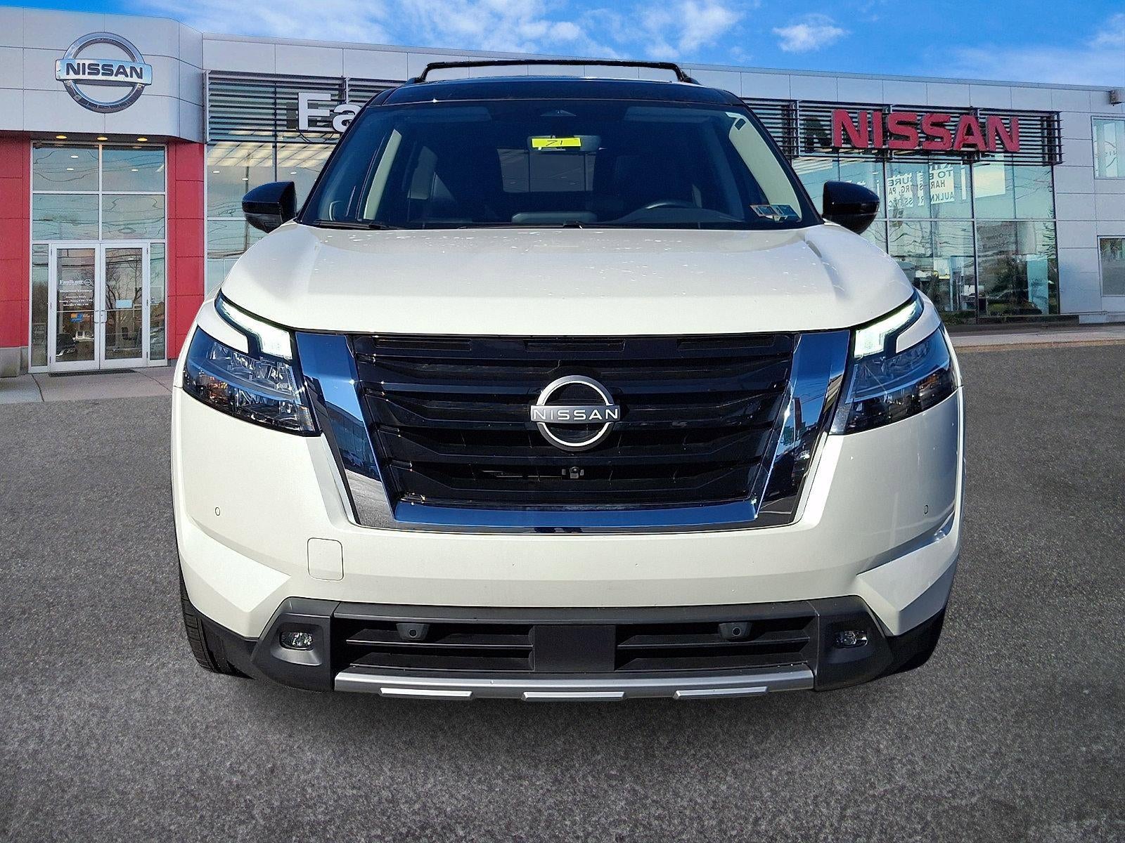 2023 Nissan Pathfinder SL 4WD