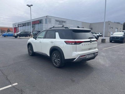 2023 Nissan Pathfinder SL 4WD