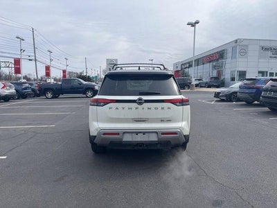 2023 Nissan Pathfinder SL 4WD