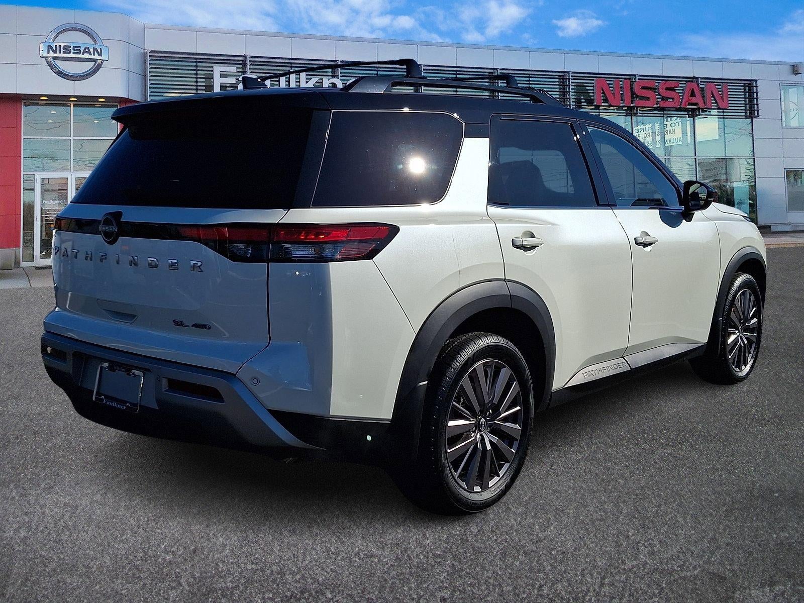 2023 Nissan Pathfinder SL 4WD