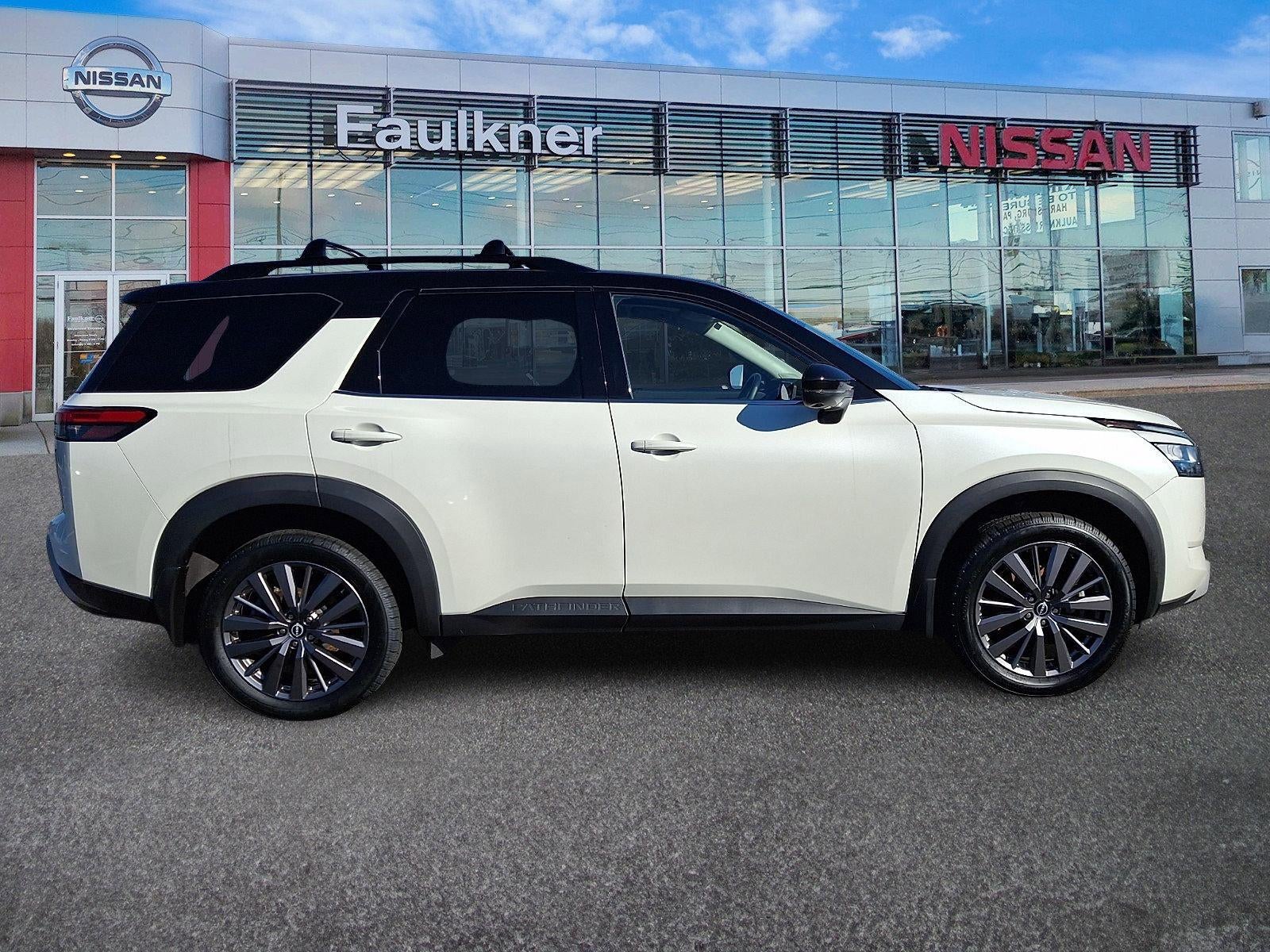 2023 Nissan Pathfinder SL 4WD