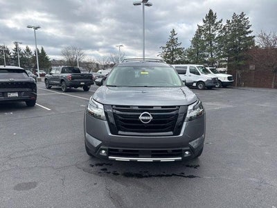 2023 Nissan Pathfinder SL