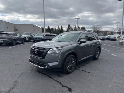 2023 Nissan Pathfinder SL