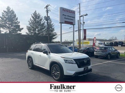 2023 Nissan Pathfinder SL 4WD