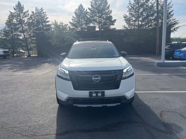 2023 Nissan Pathfinder SL 4WD