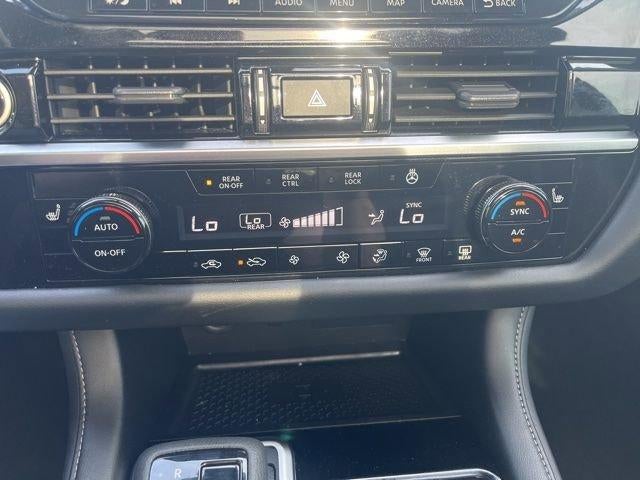 2023 Nissan Pathfinder SL 4WD