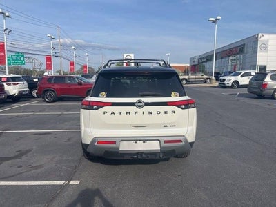 2023 Nissan Pathfinder SL 4WD