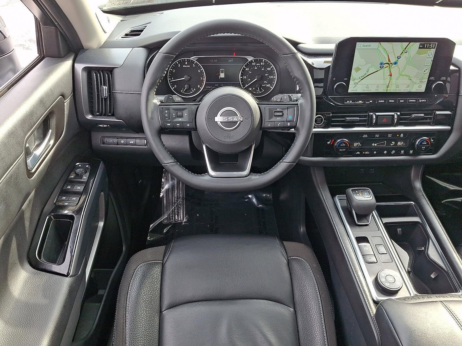 2023 Nissan Pathfinder SL