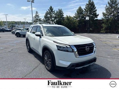 2024 Nissan Pathfinder SL