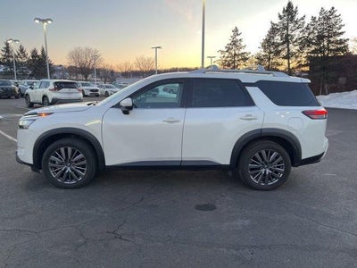 2023 Nissan Pathfinder SL