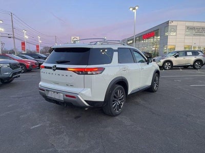 2023 Nissan Pathfinder SL