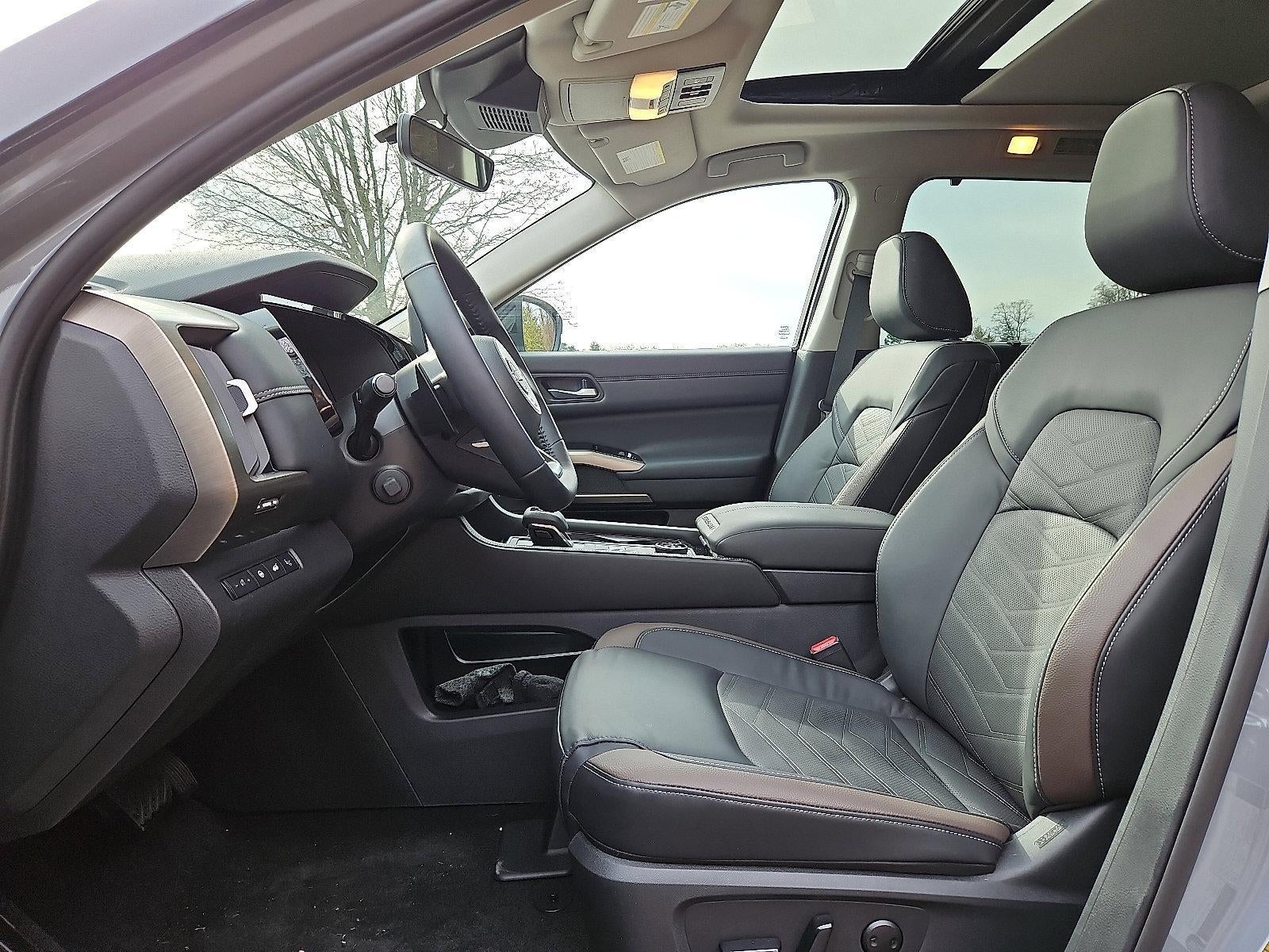 2025 Nissan Pathfinder Platinum