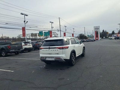2023 Nissan Pathfinder Platinum