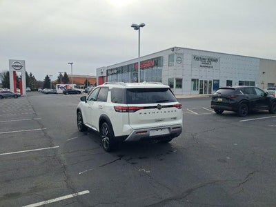 2023 Nissan Pathfinder Platinum
