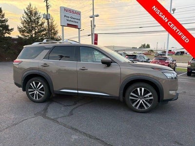 2023 Nissan Pathfinder Platinum