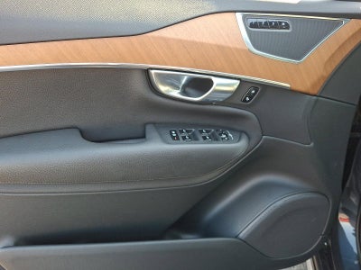 2022 Volvo XC90 T6 AWD Momentum 7P