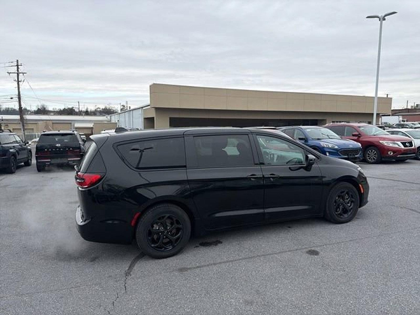 2022 Chrysler Pacifica Hybrid Touring L